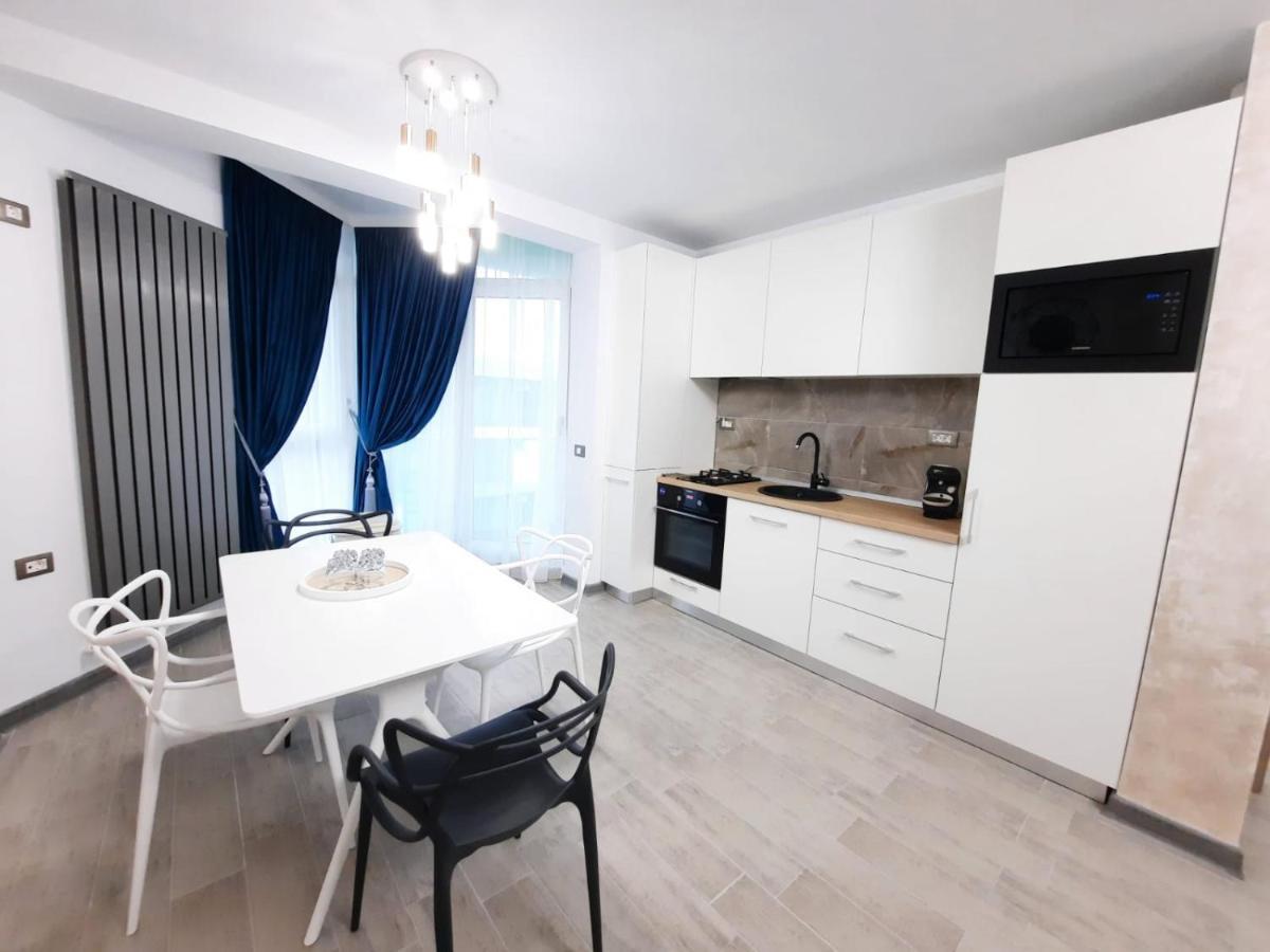 Apartament Rebeca Lux By Alezzi Beach Resort Năvodari Extérieur photo