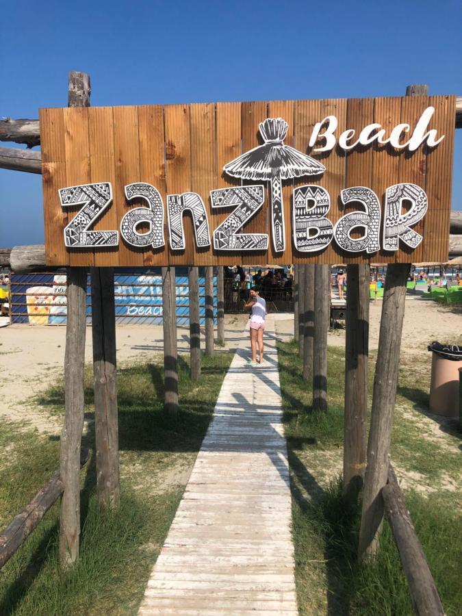 Apartament Rebeca Lux By Alezzi Beach Resort Năvodari Extérieur photo