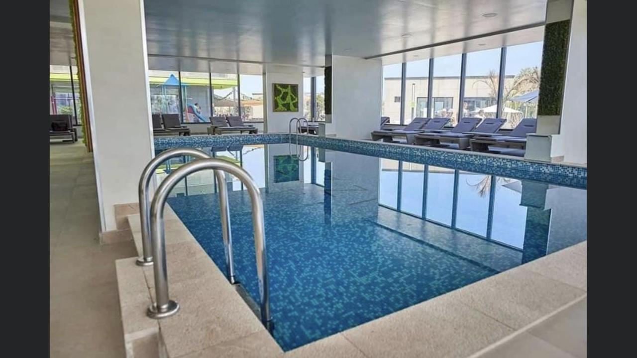 Apartament Rebeca Lux By Alezzi Beach Resort Năvodari Extérieur photo